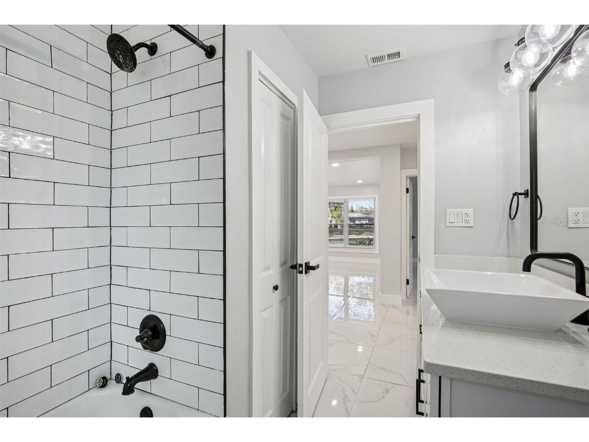 12809 N Boulevard Tampa FL 33612 TB8461197 image33