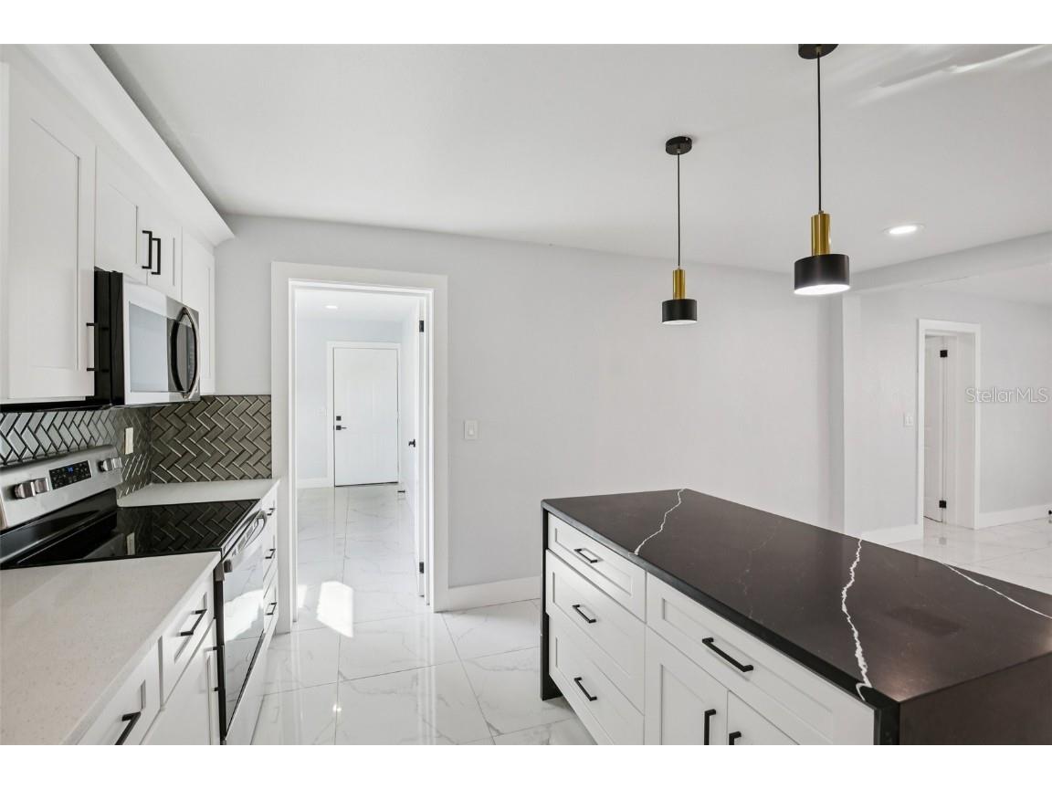 12809 N Boulevard Tampa FL 33612 TB8461197 image42