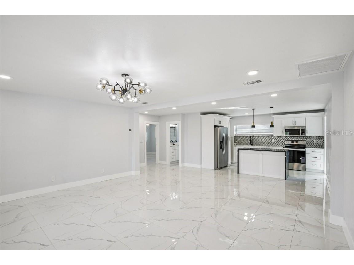 12809 N Boulevard Tampa FL 33612 TB8461197 image50