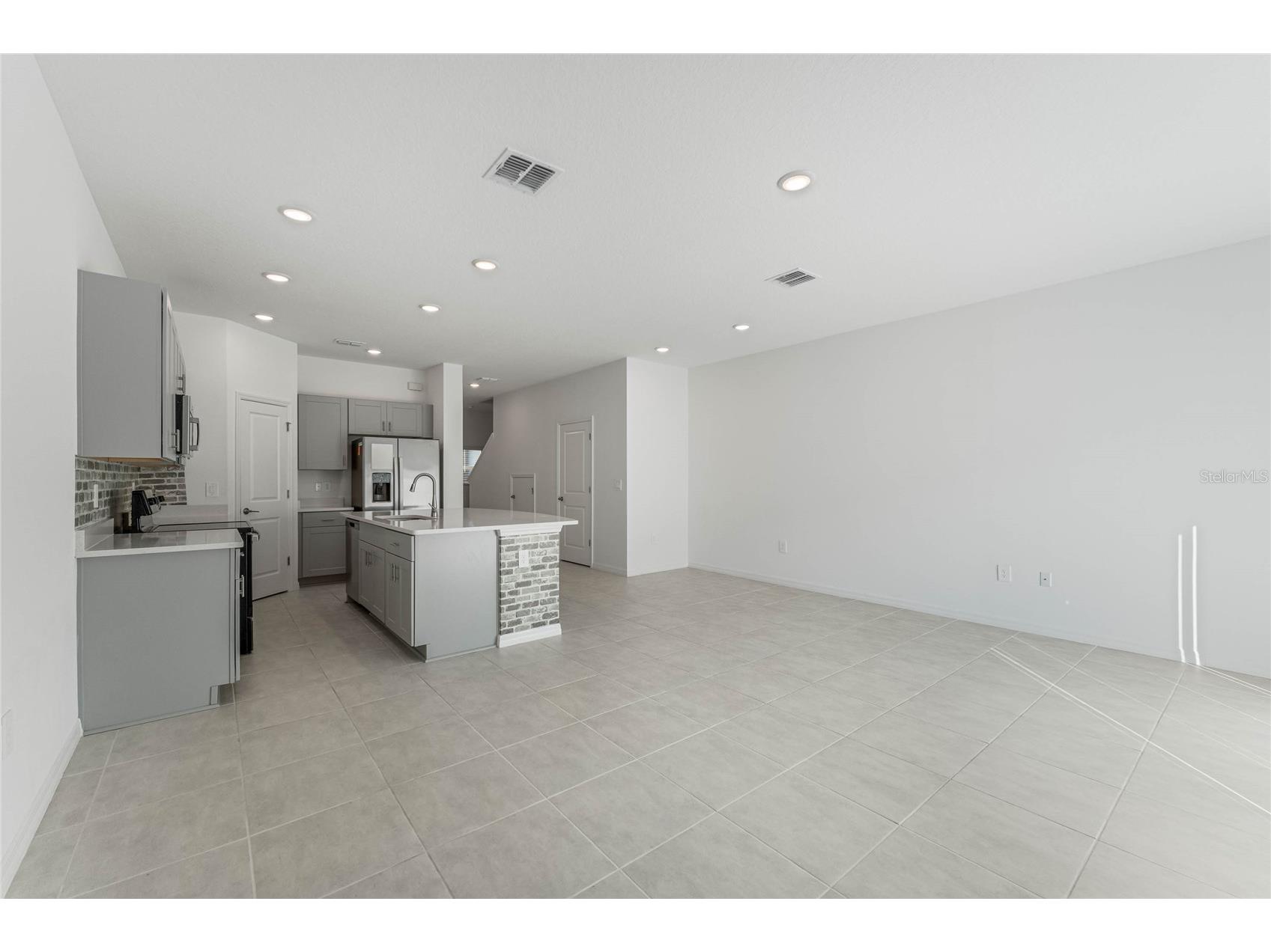 1281 Axel Graeson Avenue Kissimmee FL 34744 O6405817 image3