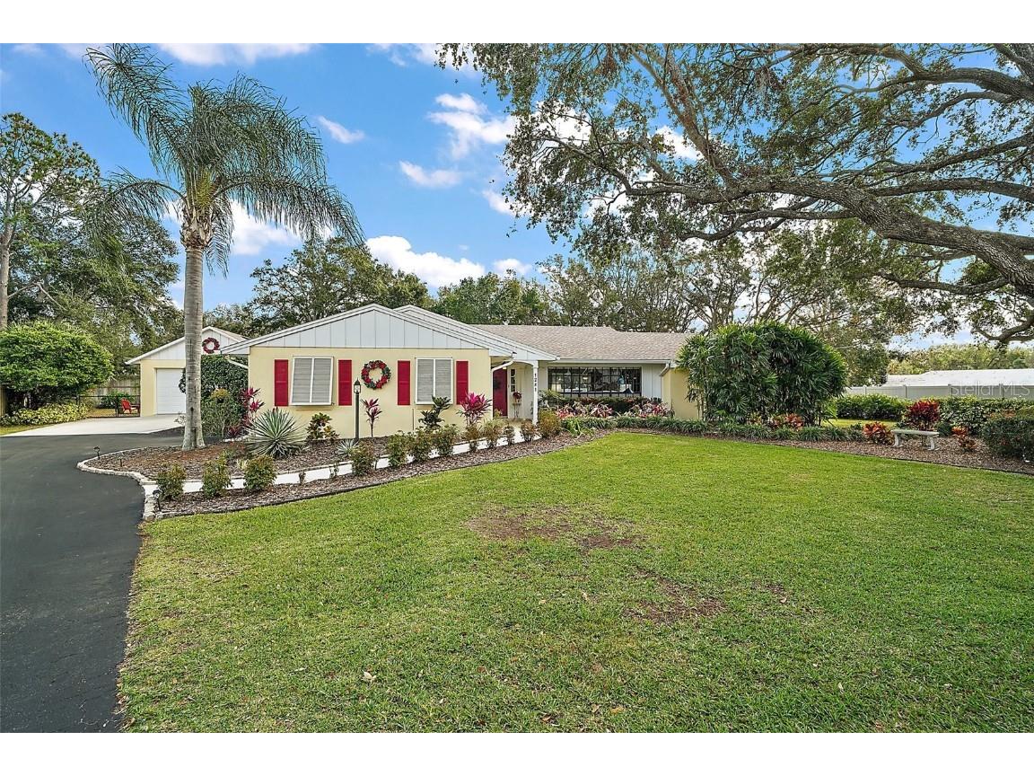 1281 Gray Court Eustis FL 32726 - LAKE JOANNA G5090651 image1