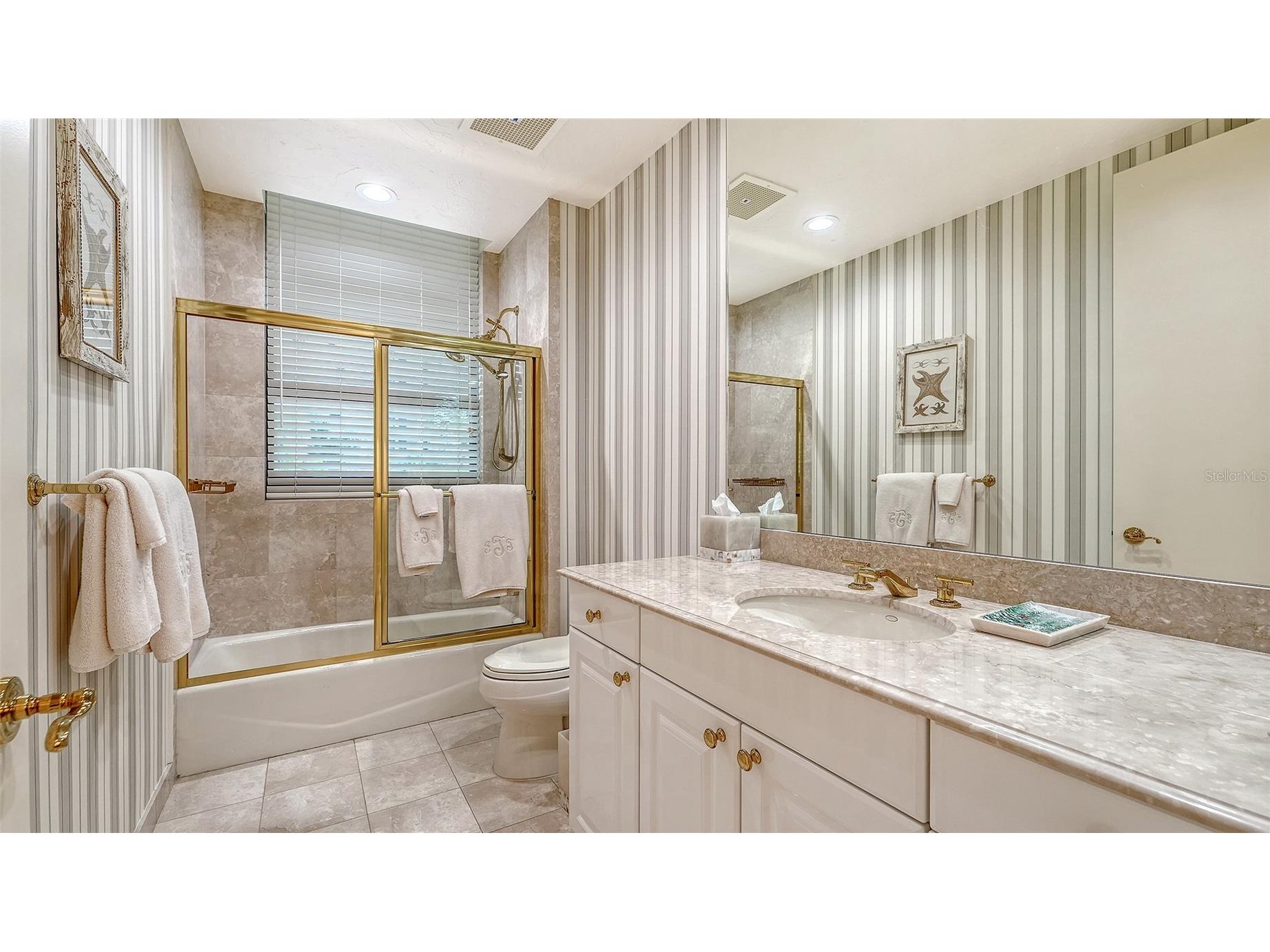 1281 Gulf Of Mexico Drive #111 Longboat Key FL 34228 - GULF A4688079 image29