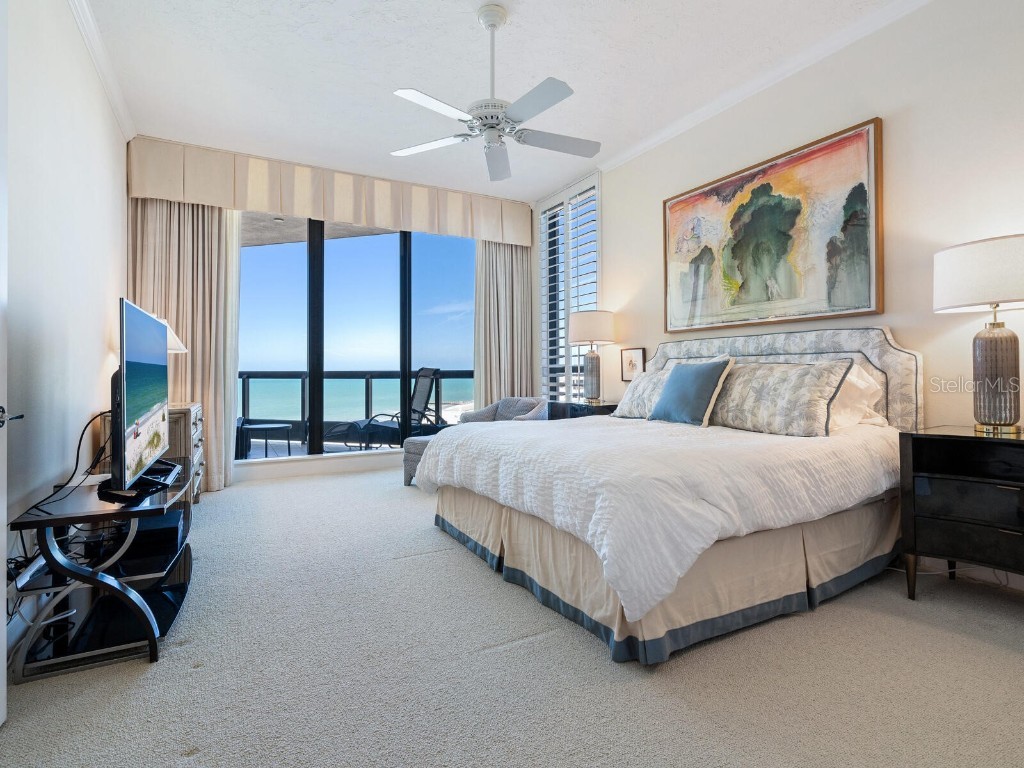 1281 Gulf Of Mexico Drive #704 Longboat Key FL 34228 - GULF OF MEXICO AND SARASOTA BA A4666680 image17