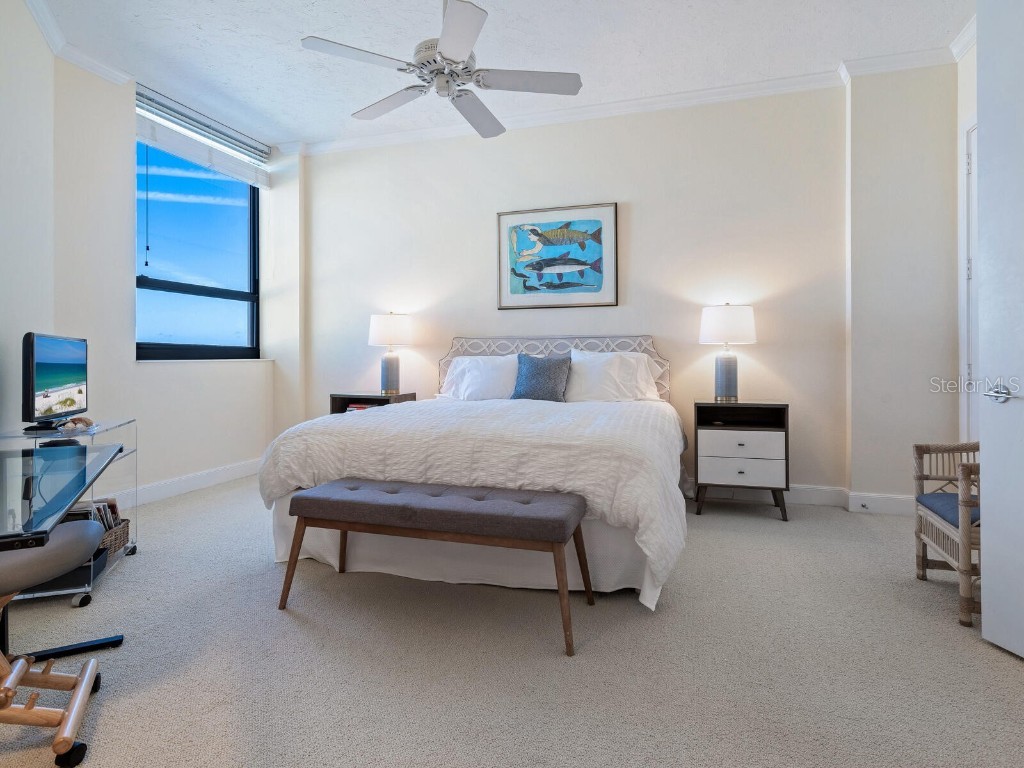 1281 Gulf Of Mexico Drive #704 Longboat Key FL 34228 - GULF OF MEXICO AND SARASOTA BA A4666680 image20