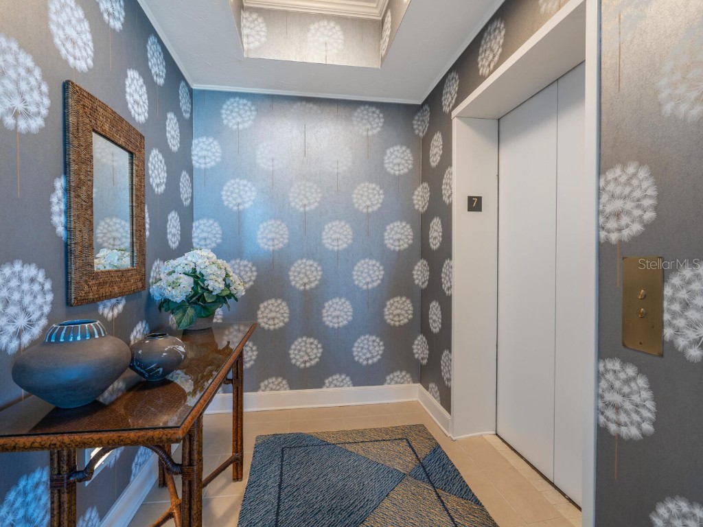 1281 Gulf Of Mexico Drive #704 Longboat Key FL 34228 - GULF OF MEXICO AND SARASOTA BA A4666680 image23