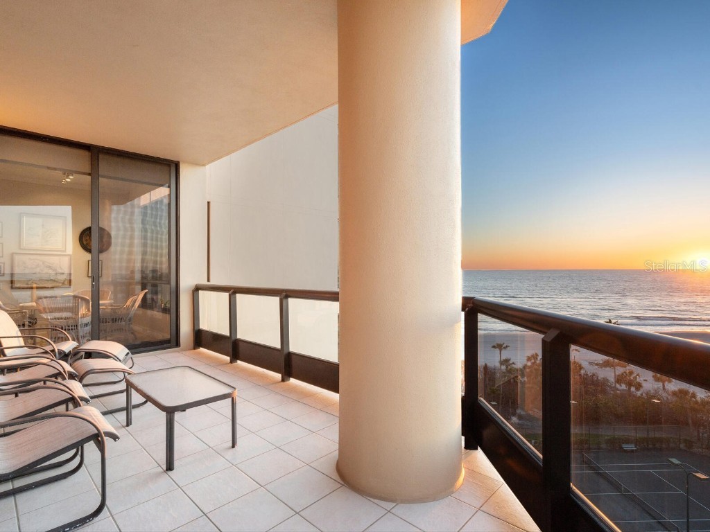 1281 Gulf Of Mexico Drive #704 Longboat Key FL 34228 - GULF OF MEXICO AND SARASOTA BA A4666680 image34