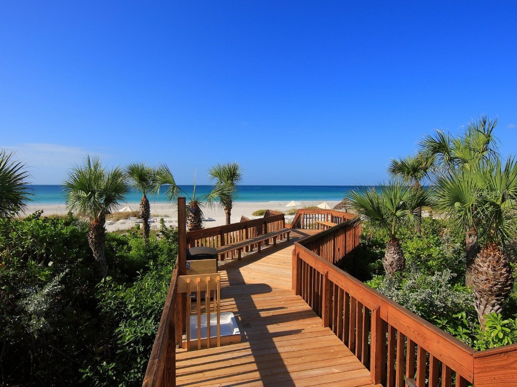 1281 Gulf Of Mexico Drive #704 Longboat Key FL 34228 - GULF OF MEXICO AND SARASOTA BA A4666680 image37