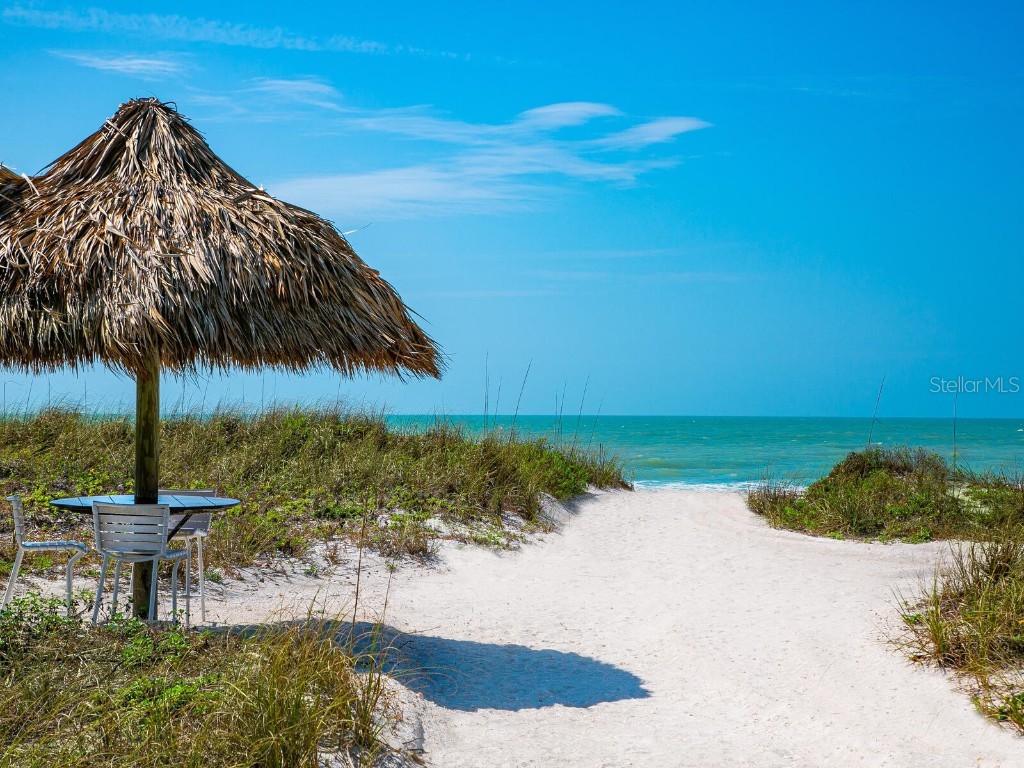 1281 Gulf Of Mexico Drive #704 Longboat Key FL 34228 - GULF OF MEXICO AND SARASOTA BA A4666680 image38