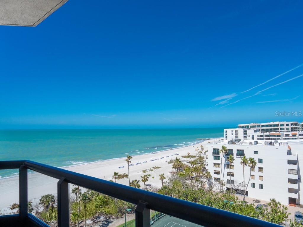 1281 Gulf Of Mexico Drive #704 Longboat Key FL 34228 - GULF OF MEXICO AND SARASOTA BA A4666680 image4