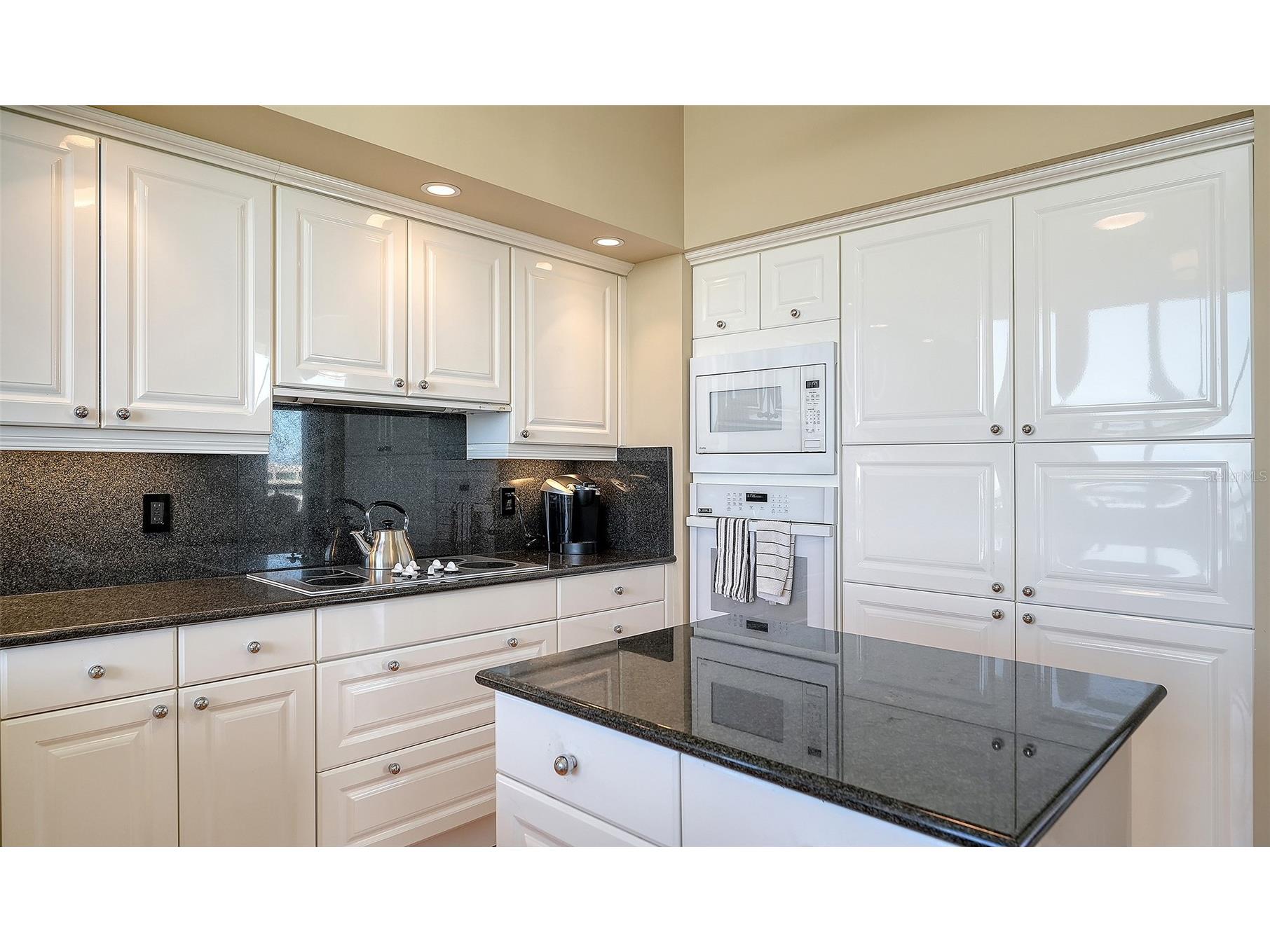 1281 Gulf Of Mexico Drive #708 Longboat Key FL 34228 - GULF OF MEXICO A4677632 image18