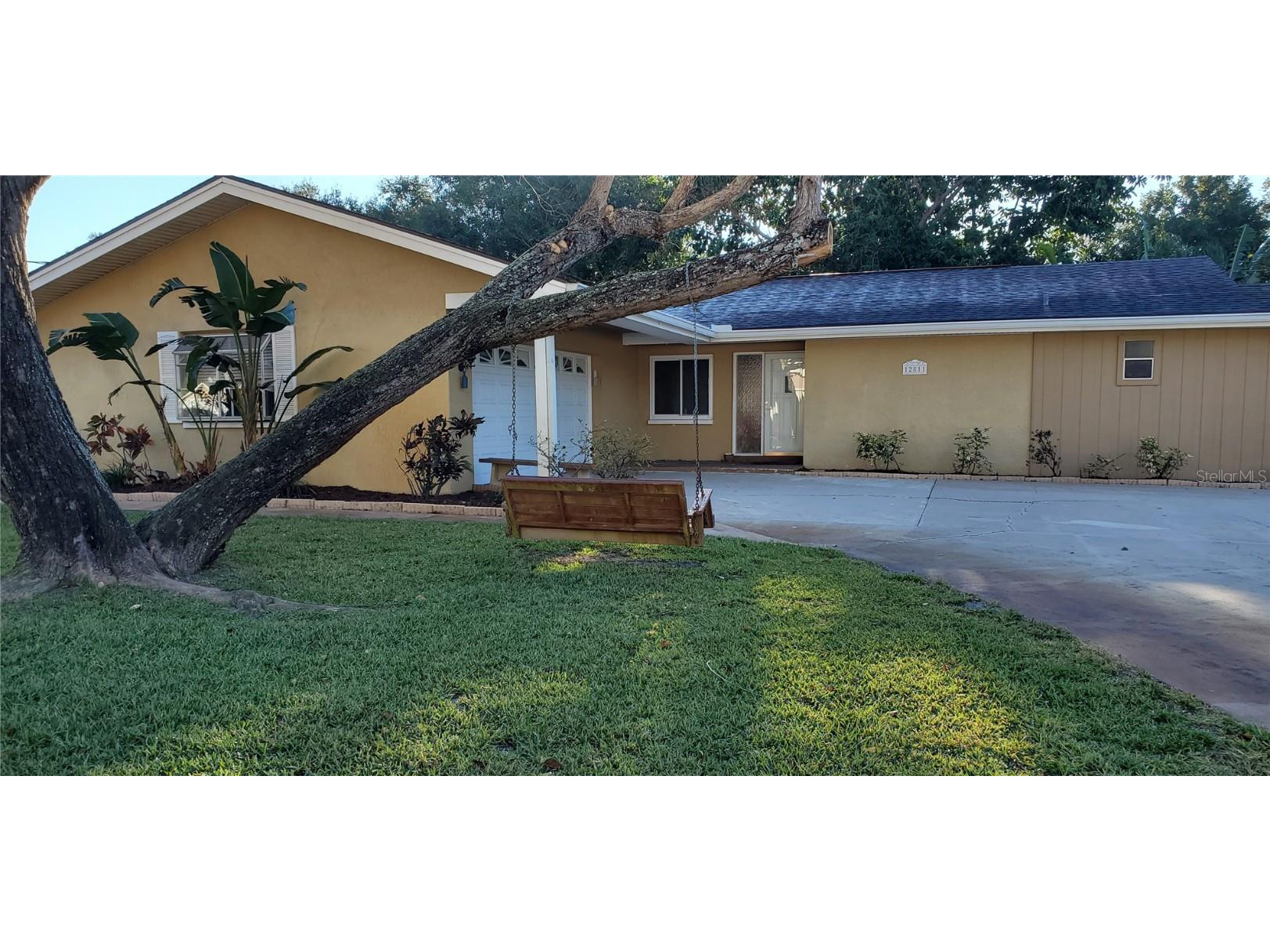 12811 Lake Drive Largo FL 33774 U8185591 image1