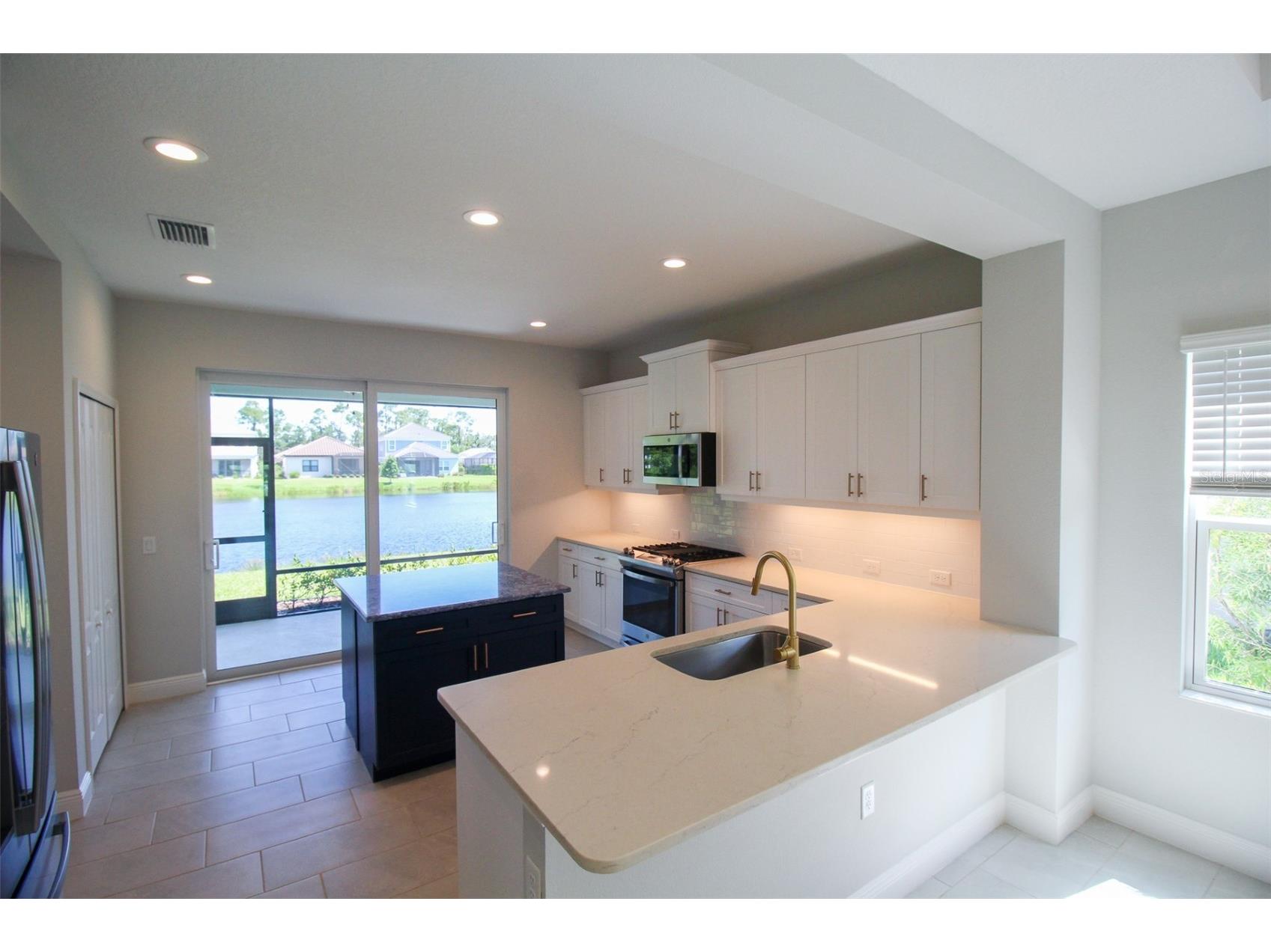 12813 True Blue Circle Bradenton FL 34211 A4692970 image8