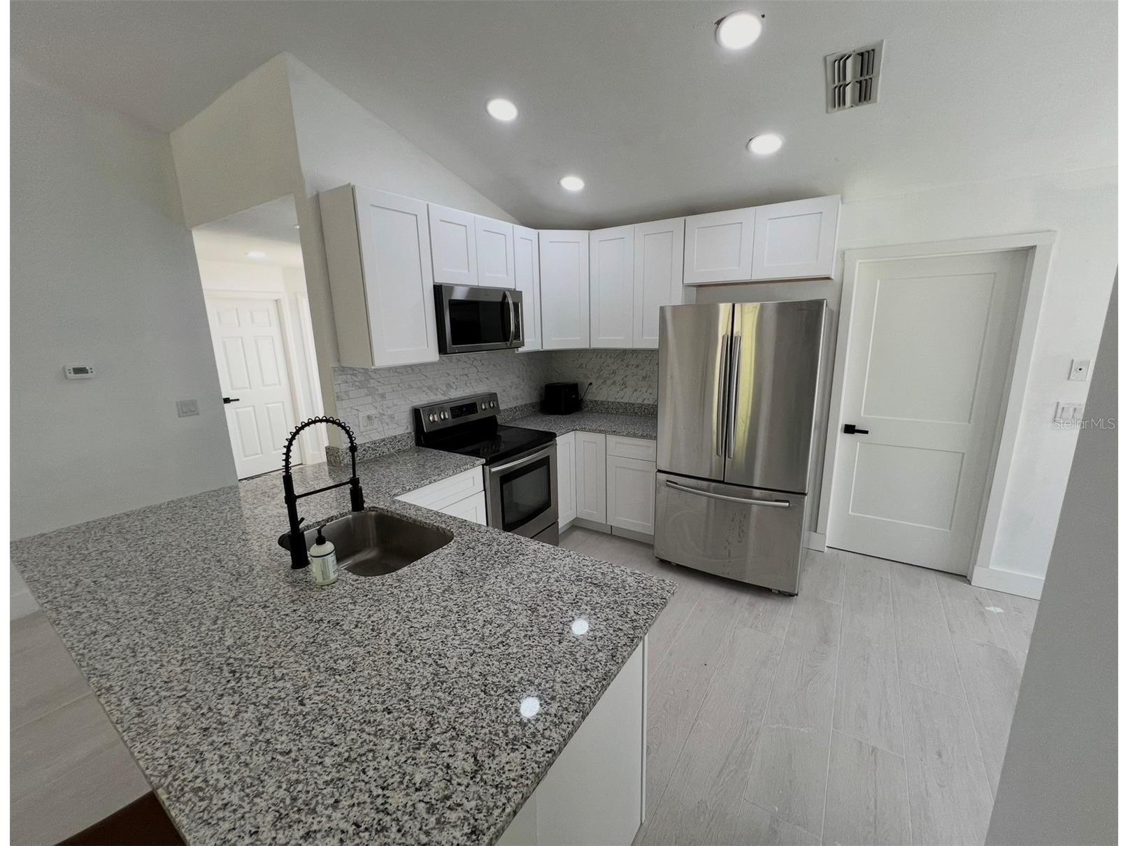 12824 Dunhill Drive Tampa FL 33624 TB8480462 image3