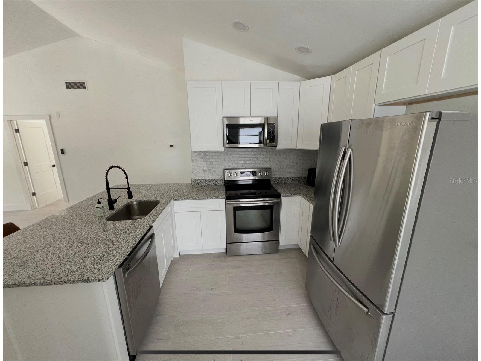 12824 Dunhill Drive Tampa FL 33624 TB8480462 image6