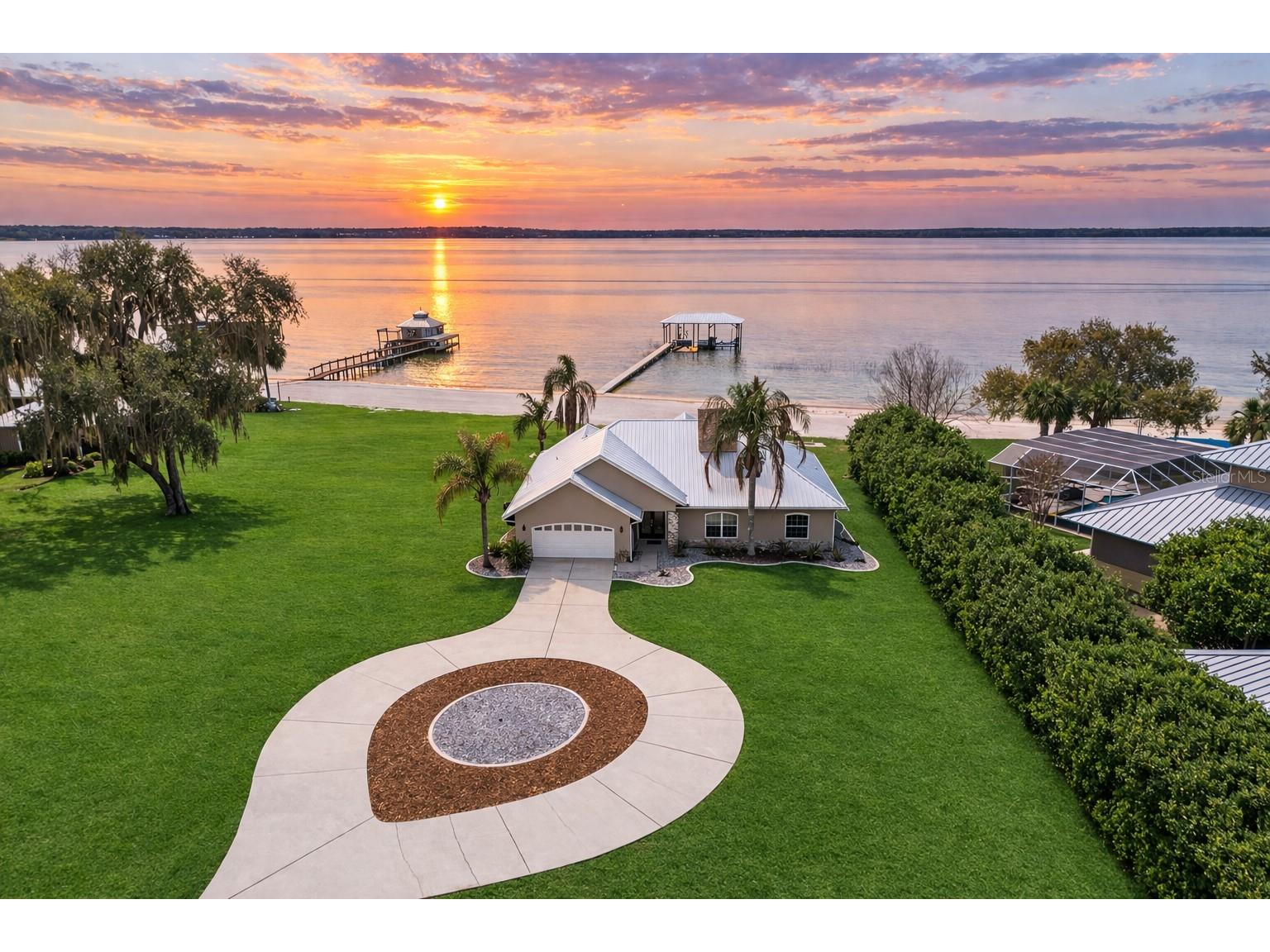 12830 SE 144th Avenue Ocklawaha FL 32179 - LAKE WEIR OM720477 image1