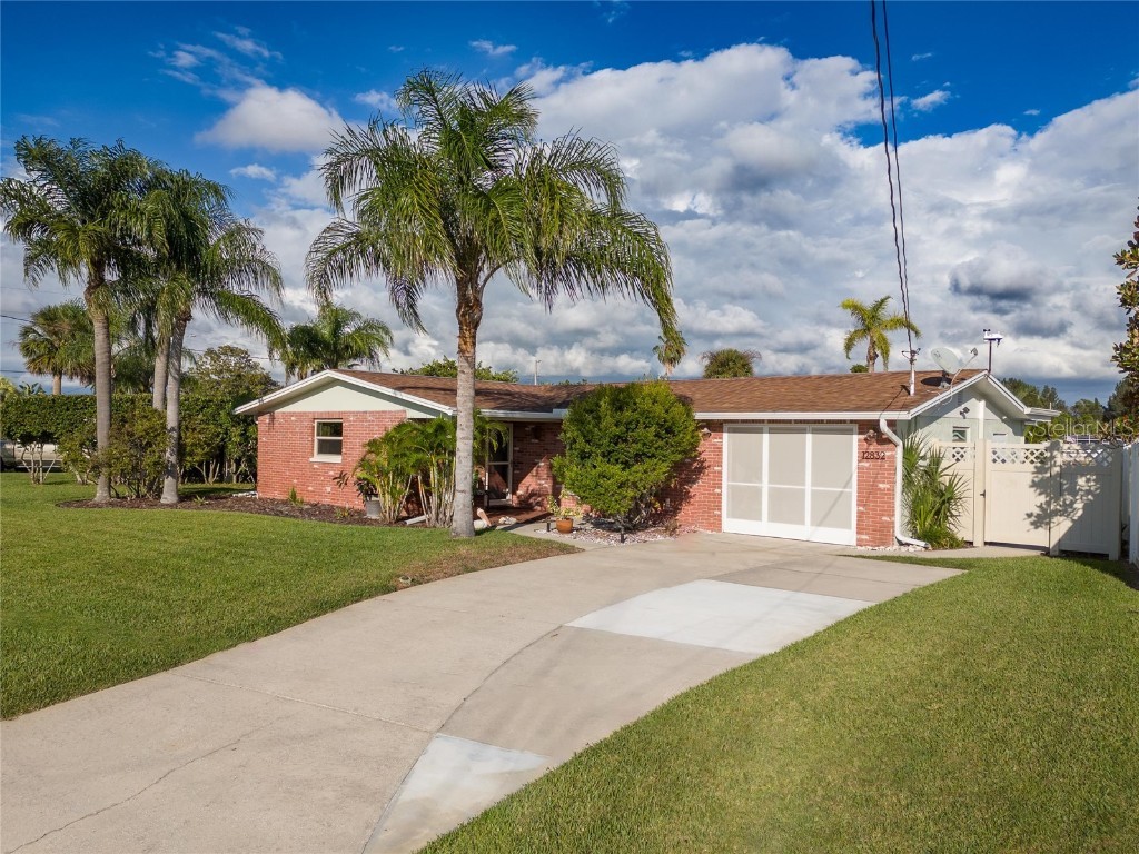 12832 3rd Isle Hudson FL 34667 - CANAL TO STAKE CREEK CHANNEL W7858438 image1