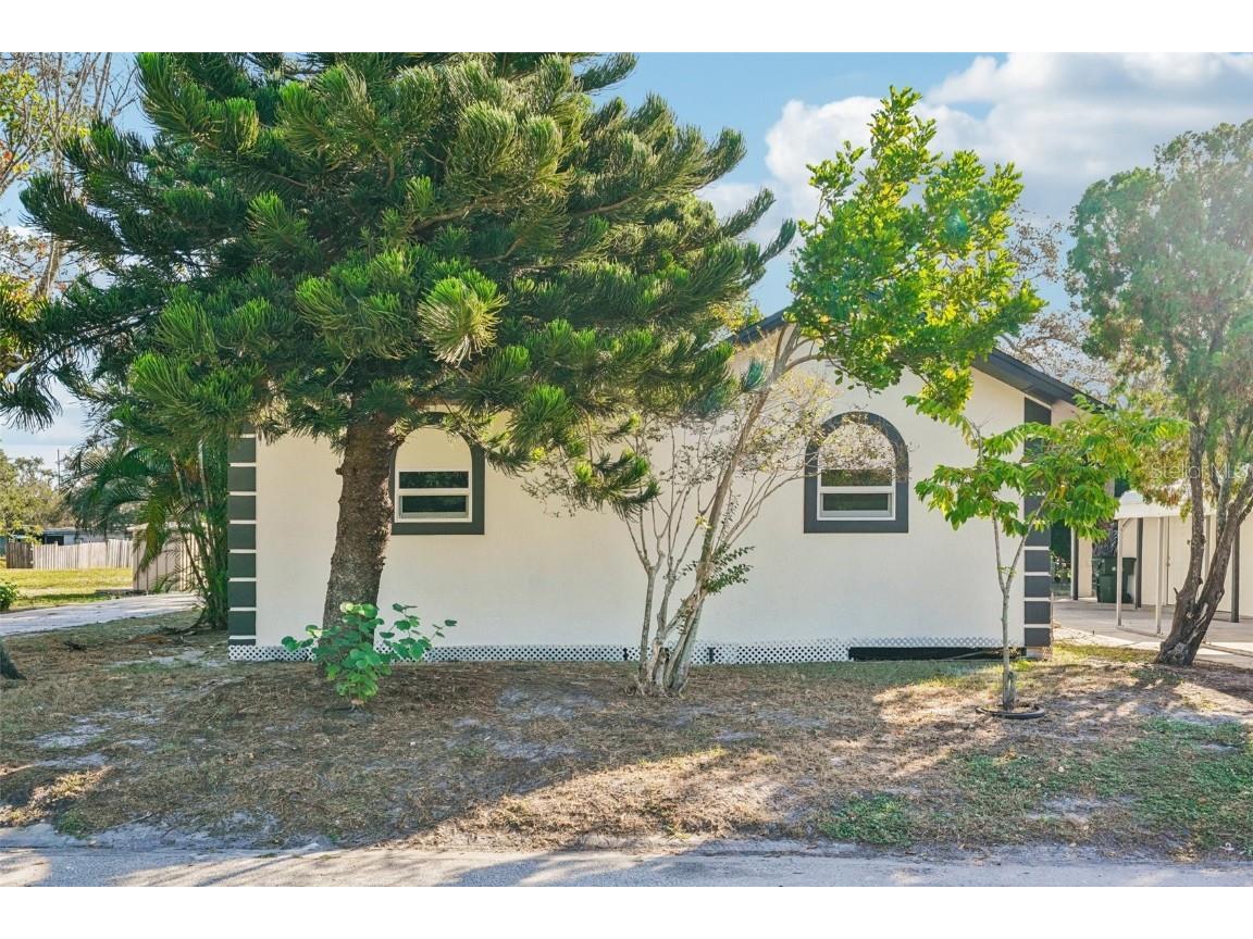 12832 Campbell Lane Largo FL 33774 TB8439147 image1