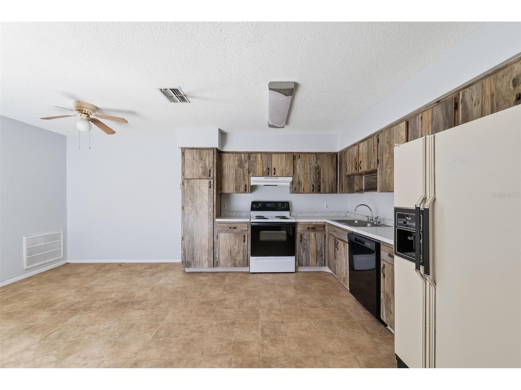 1284 London Avenue Spring Hill FL 34606 W7884215 image27