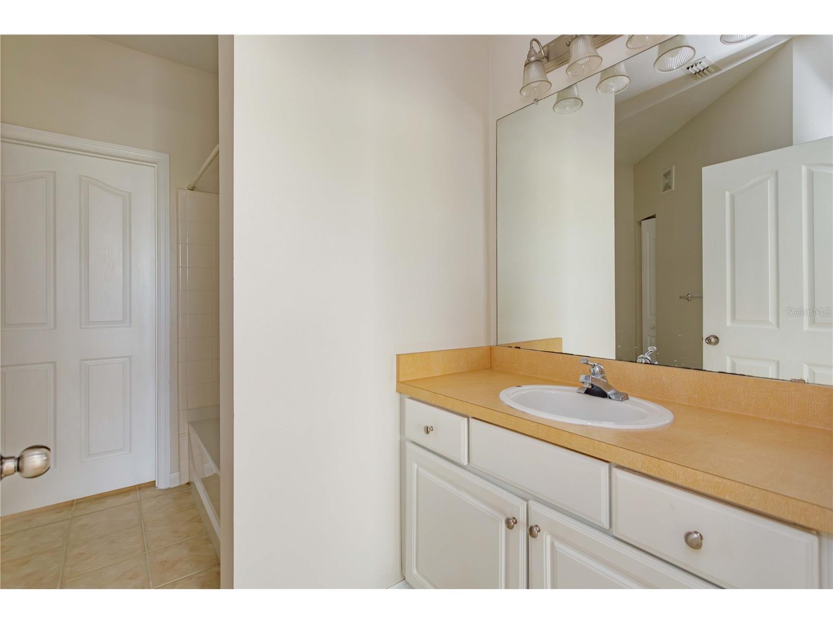 12849 Madison Point Circle #201 Orlando FL 32821 O6375038 image16
