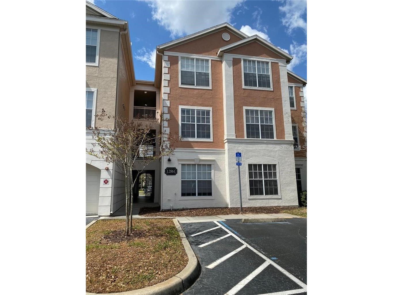 12861 Madison Pointe Circle #207 Orlando FL 32821 O6375857 image1