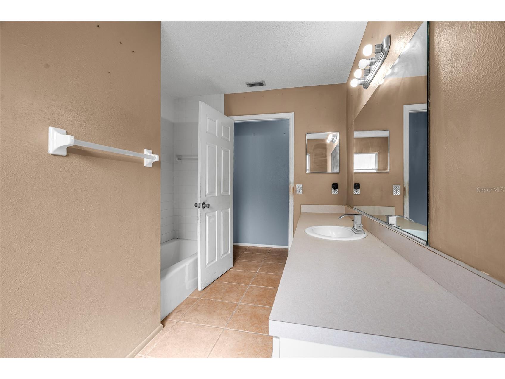 1289 42nd Street Sarasota FL 34234 A4691601 image47