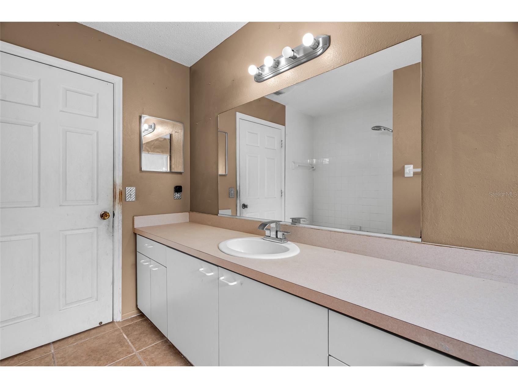 1289 42nd Street Sarasota FL 34234 A4691601 image48