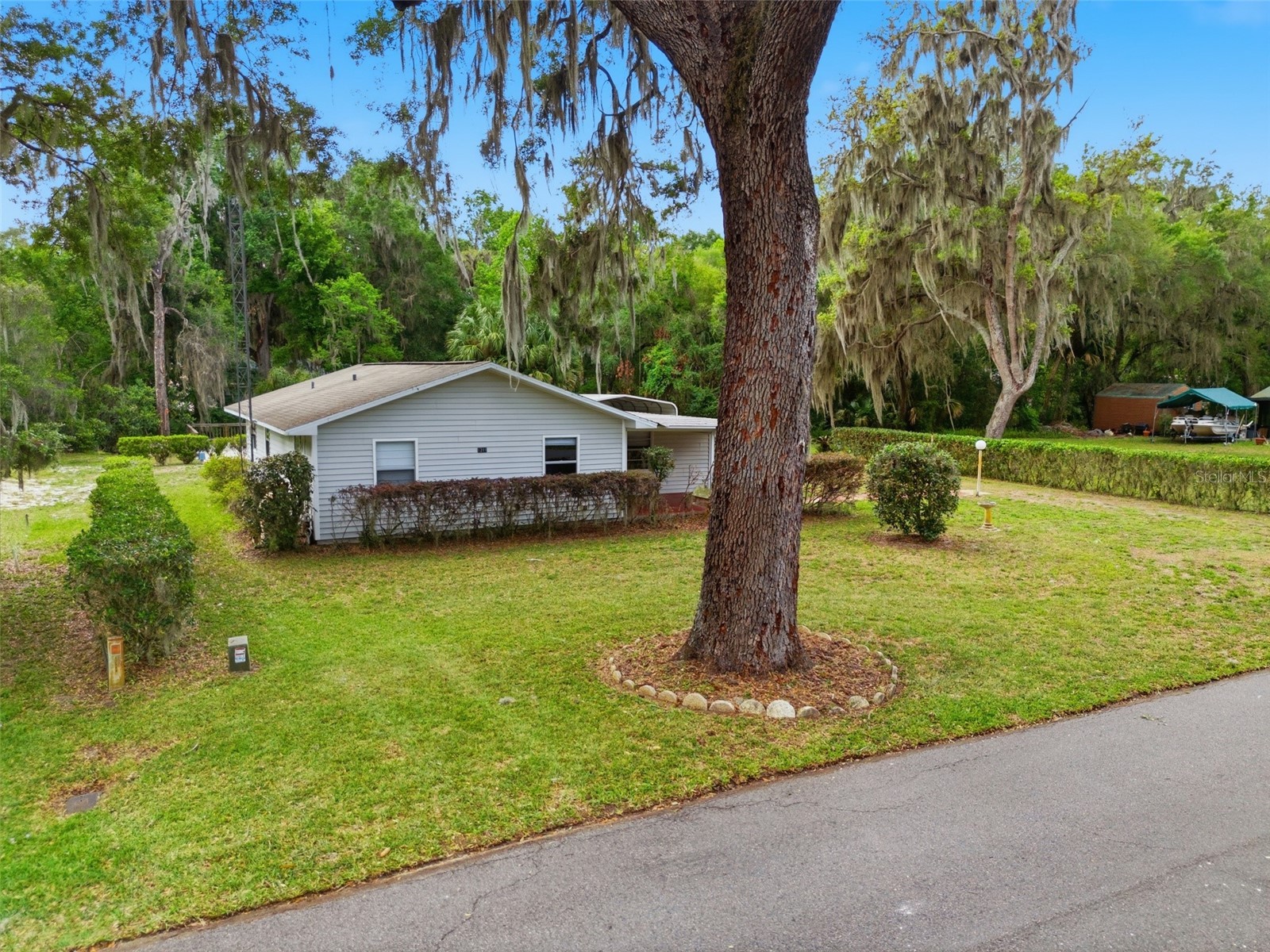 1289 Cr 436 Lake Panasoffkee FL 33538 G5111514 image35