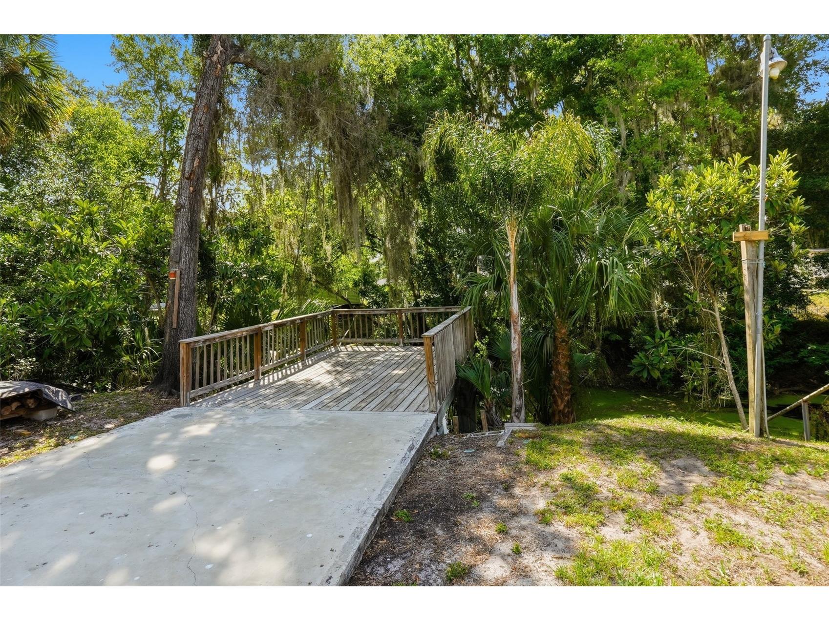 1289 Cr 436 Lake Panasoffkee FL 33538 G5111514 image36