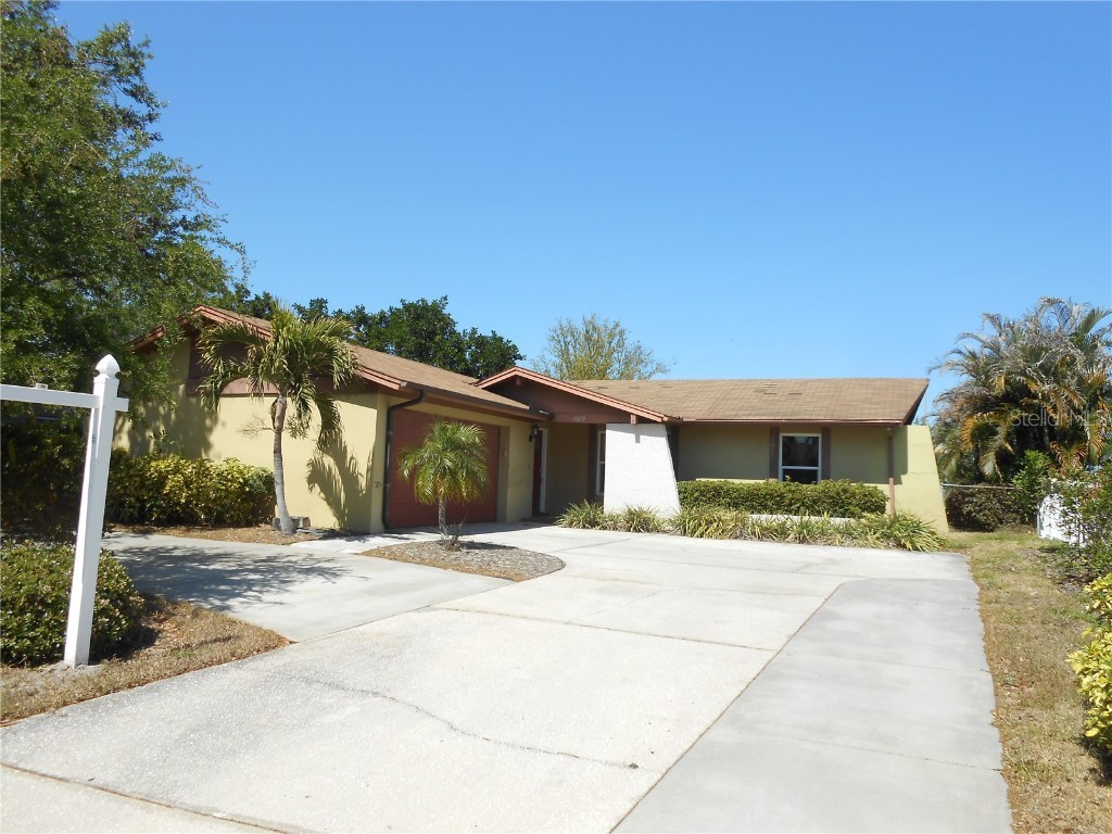 12899 82nd Avenue Seminole FL 33776 U8208082 image1