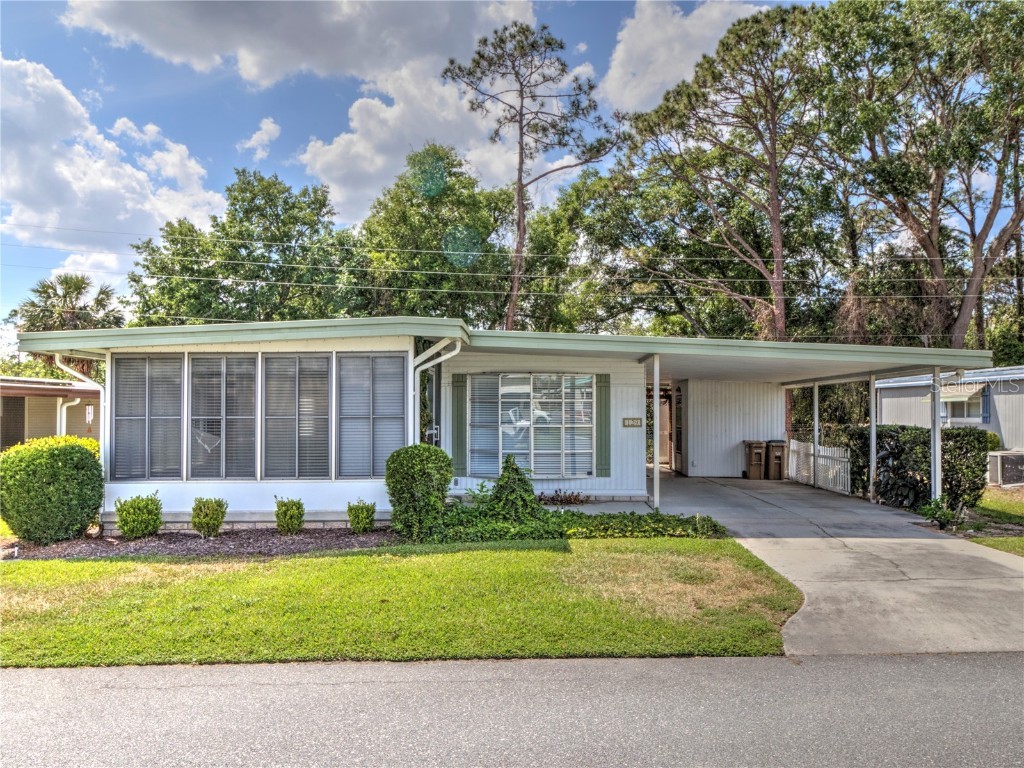129 Bougainvillea Drive Leesburg FL 34748 - LAKE HARRIS OM652218 image1