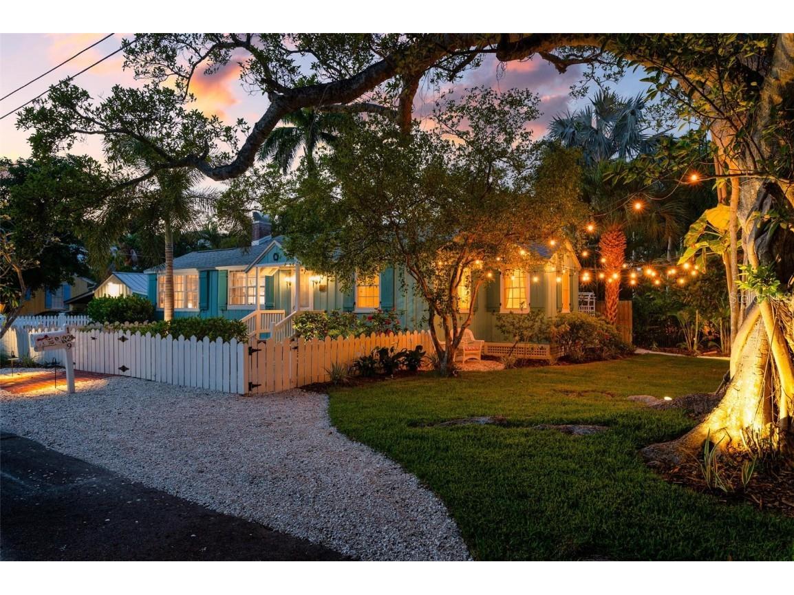 129 Edmondson Avenue Sarasota FL 34242 A4612217 image1