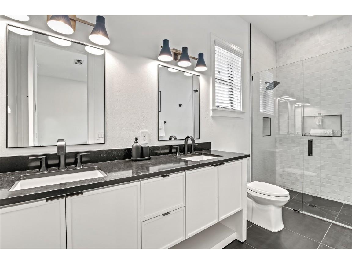 129 Mckinley Drive Sarasota FL 34236 A4634029 image16