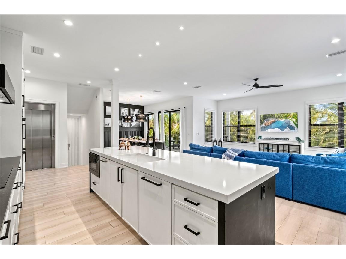 129 Mckinley Drive Sarasota FL 34236 A4634029 image3