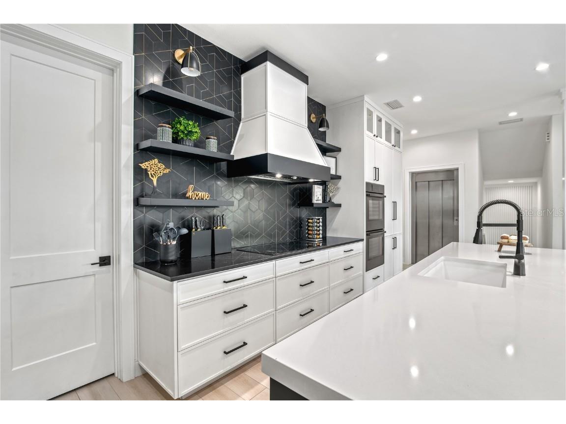 129 Mckinley Drive Sarasota FL 34236 A4634029 image4