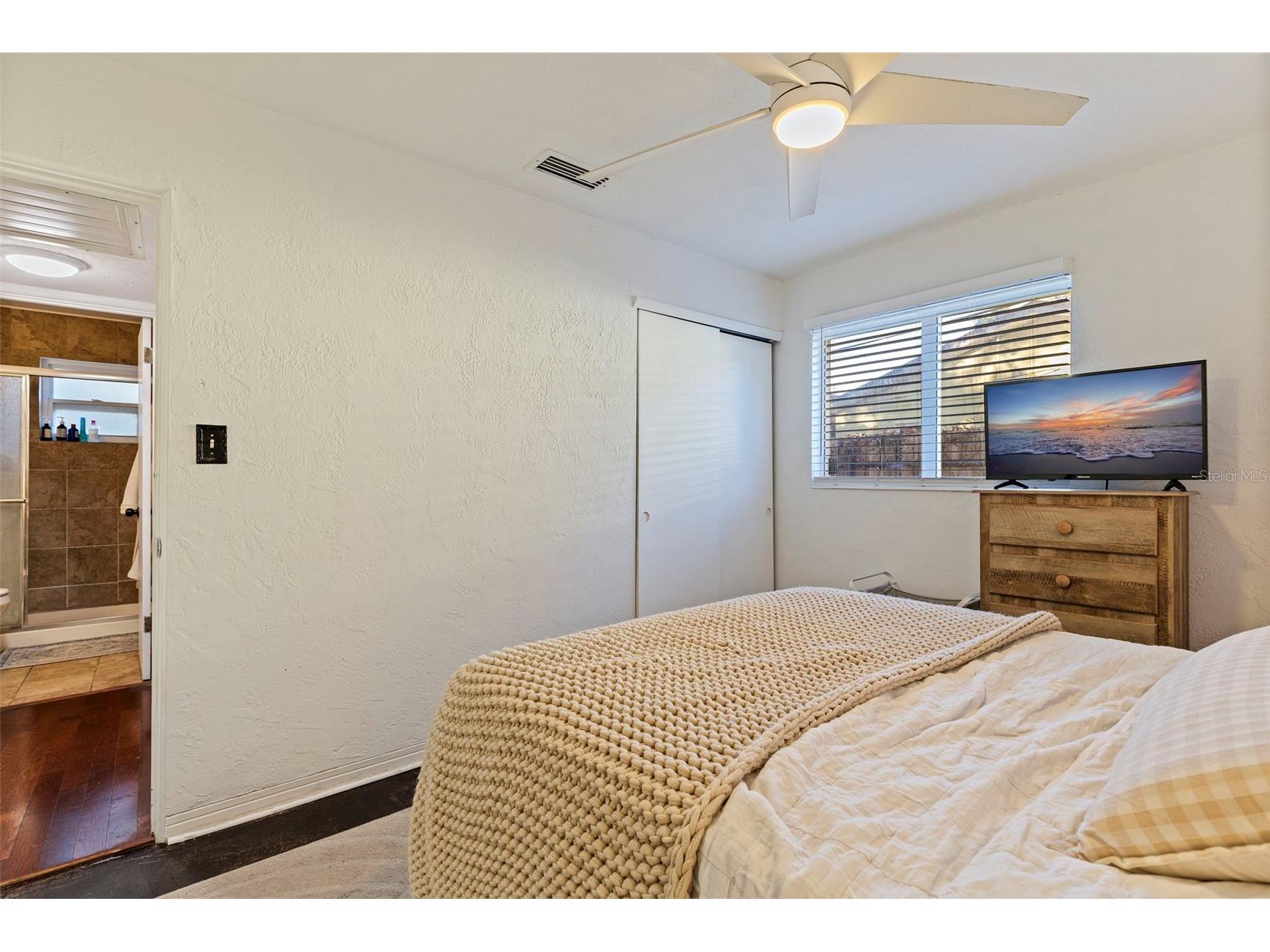 129 NW Lincoln Circle N Saint Petersburg FL 33702 TB8466038 image10