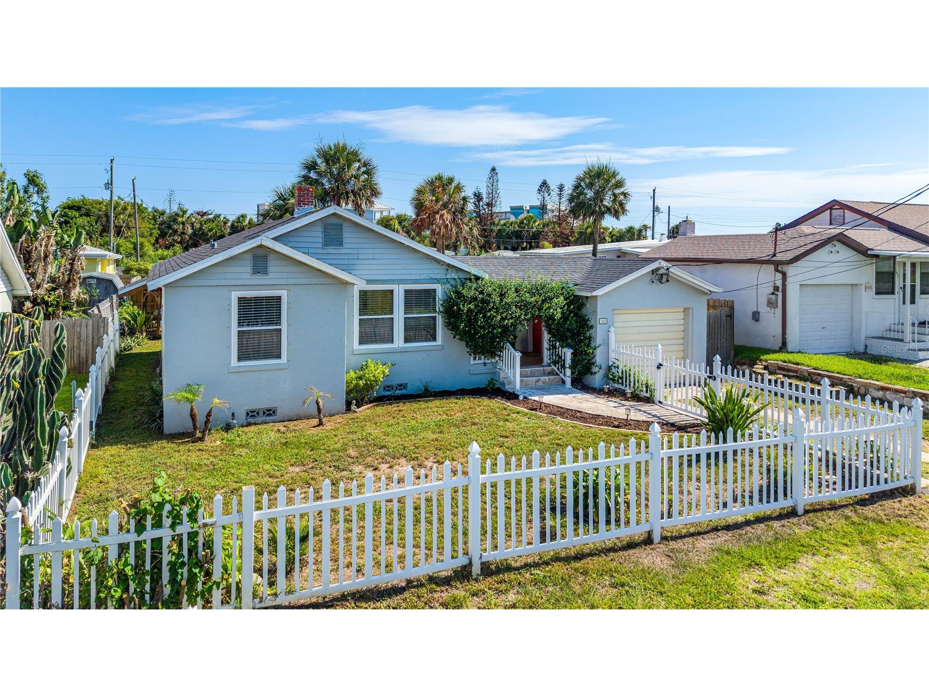 129 Rosalyn Avenue Daytona Beach FL 32118 V4950002 image1