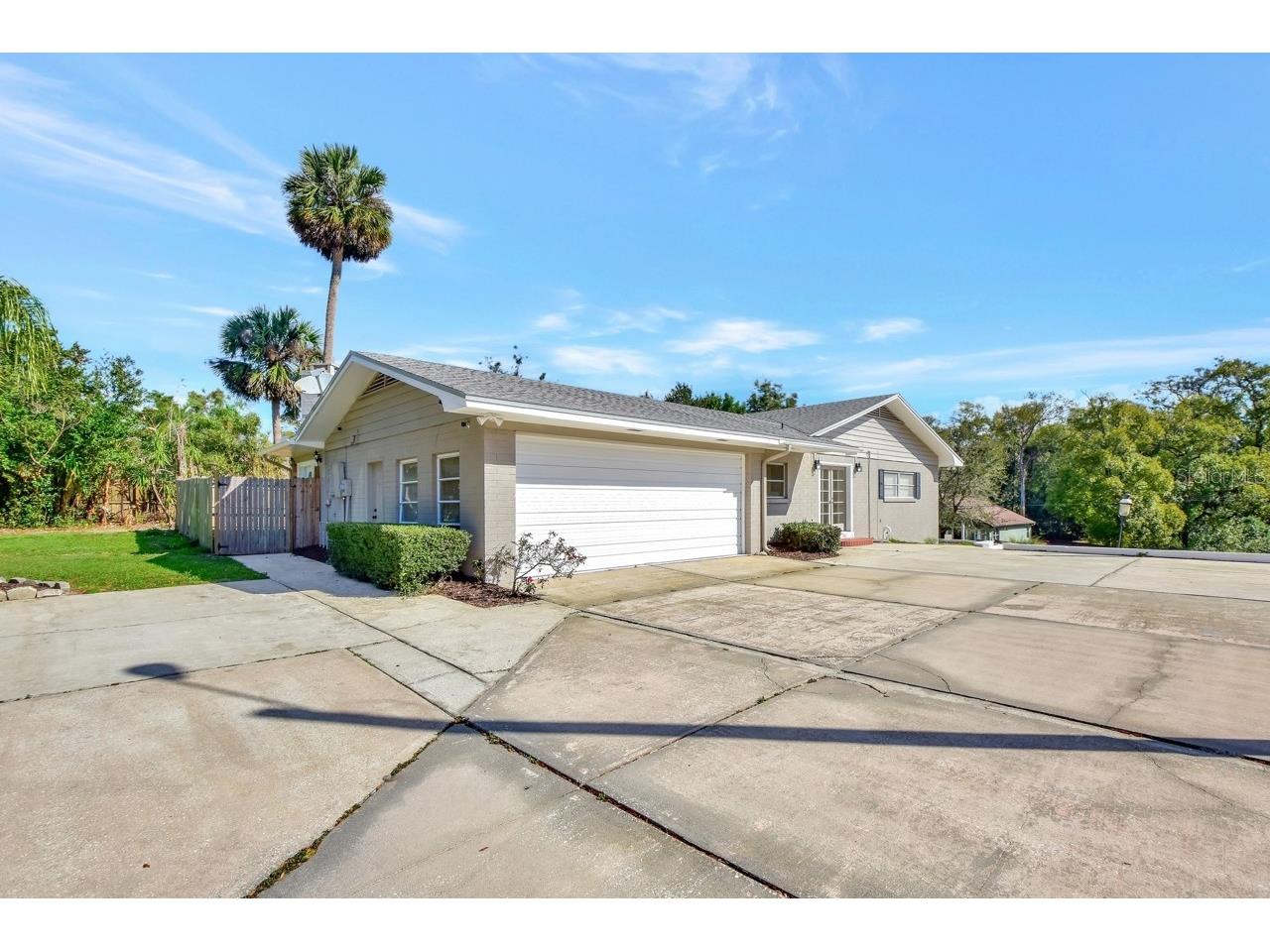 129 S Brooks Avenue Deland FL 32720 V4946299 image1