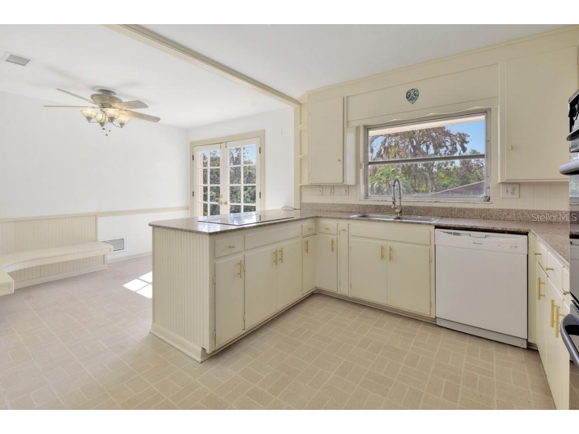 129 S Brooks Avenue Deland FL 32720 V4946299 image22