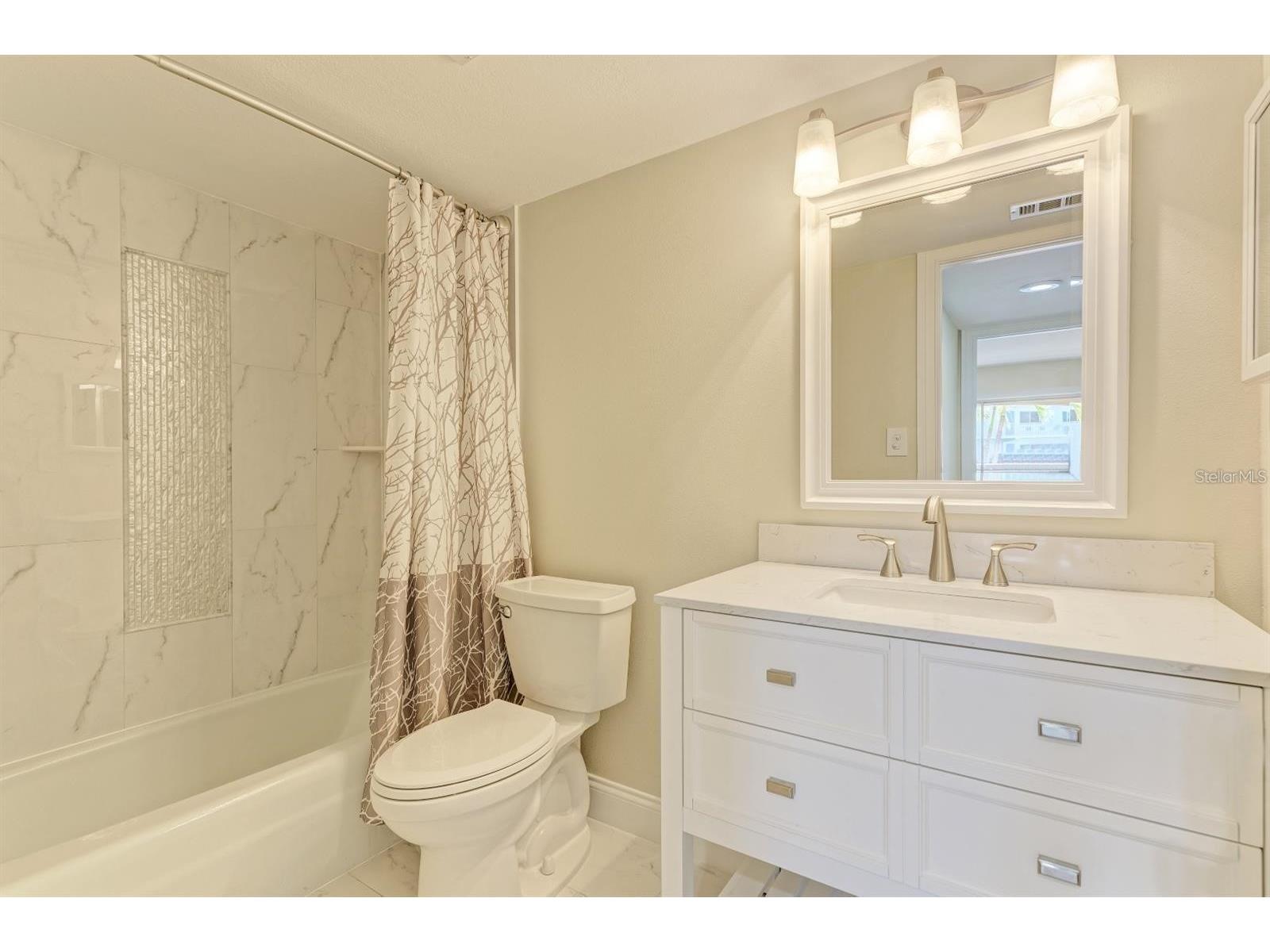 129 Tyler Drive #101 Sarasota FL 34236 A4695439 image19