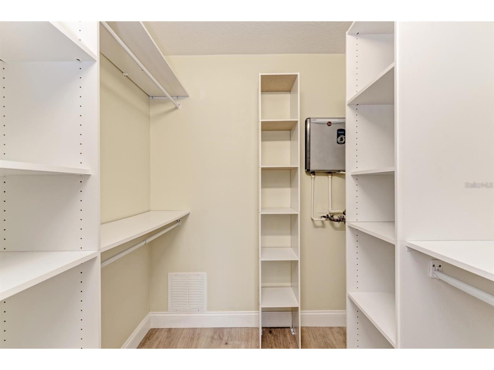 129 Tyler Drive #101 Sarasota FL 34236 A4695439 image20