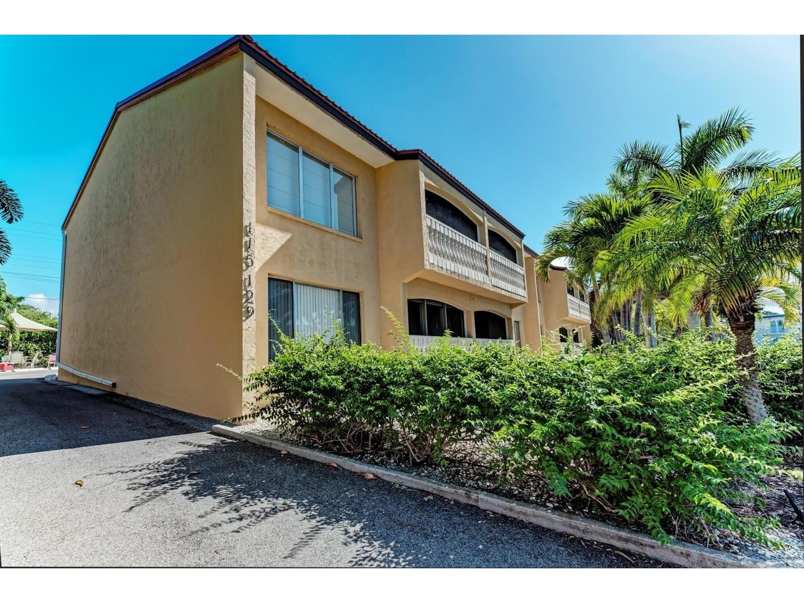 129 Tyler Drive #101 Sarasota FL 34236 A4695729 image1