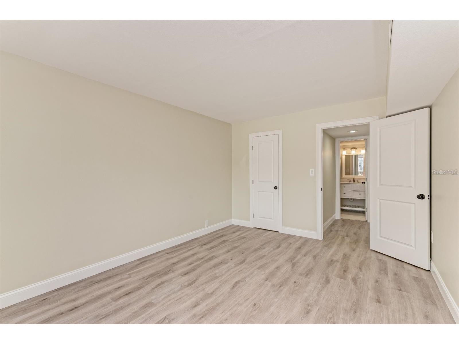 129 Tyler Drive #101 Sarasota FL 34236 A4695729 image13