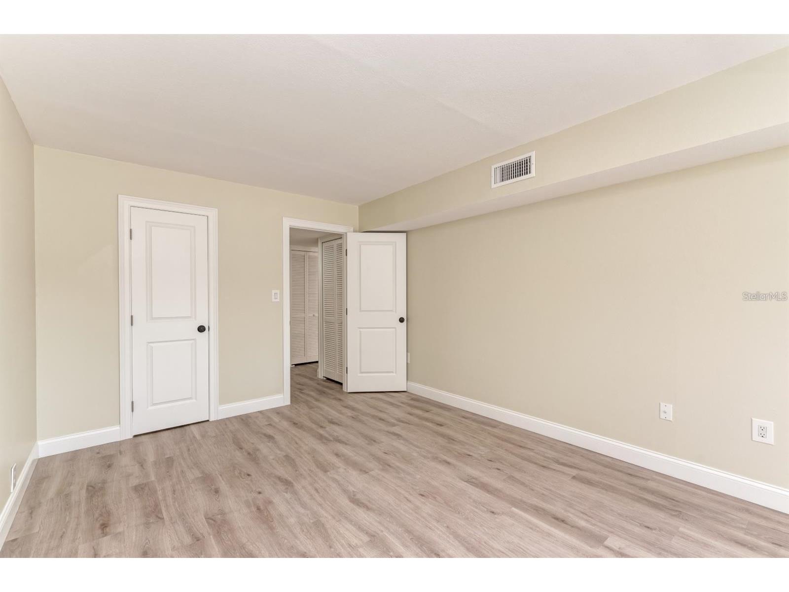 129 Tyler Drive #101 Sarasota FL 34236 A4695729 image17