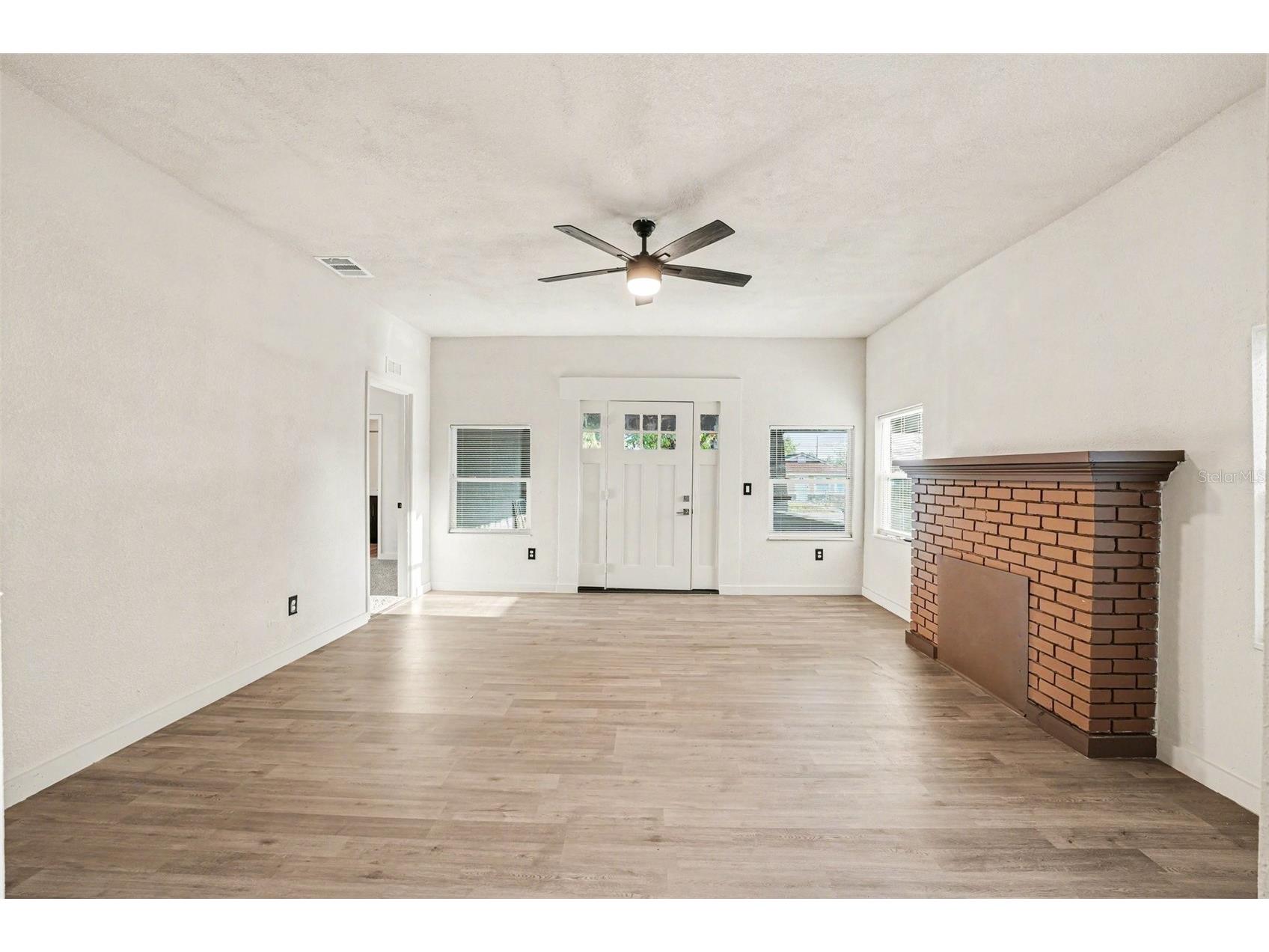 129 W Park Avenue Lake Wales FL 33853 TB8470923 image4
