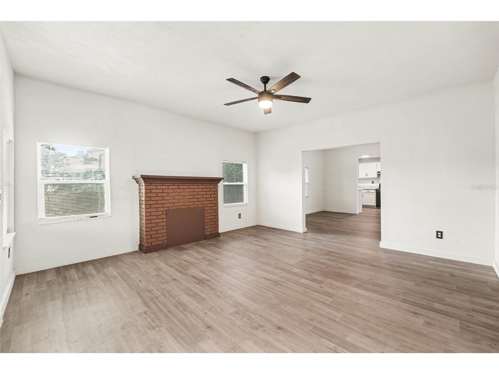 129 W Park Avenue Lake Wales FL 33853 TB8470923 image7