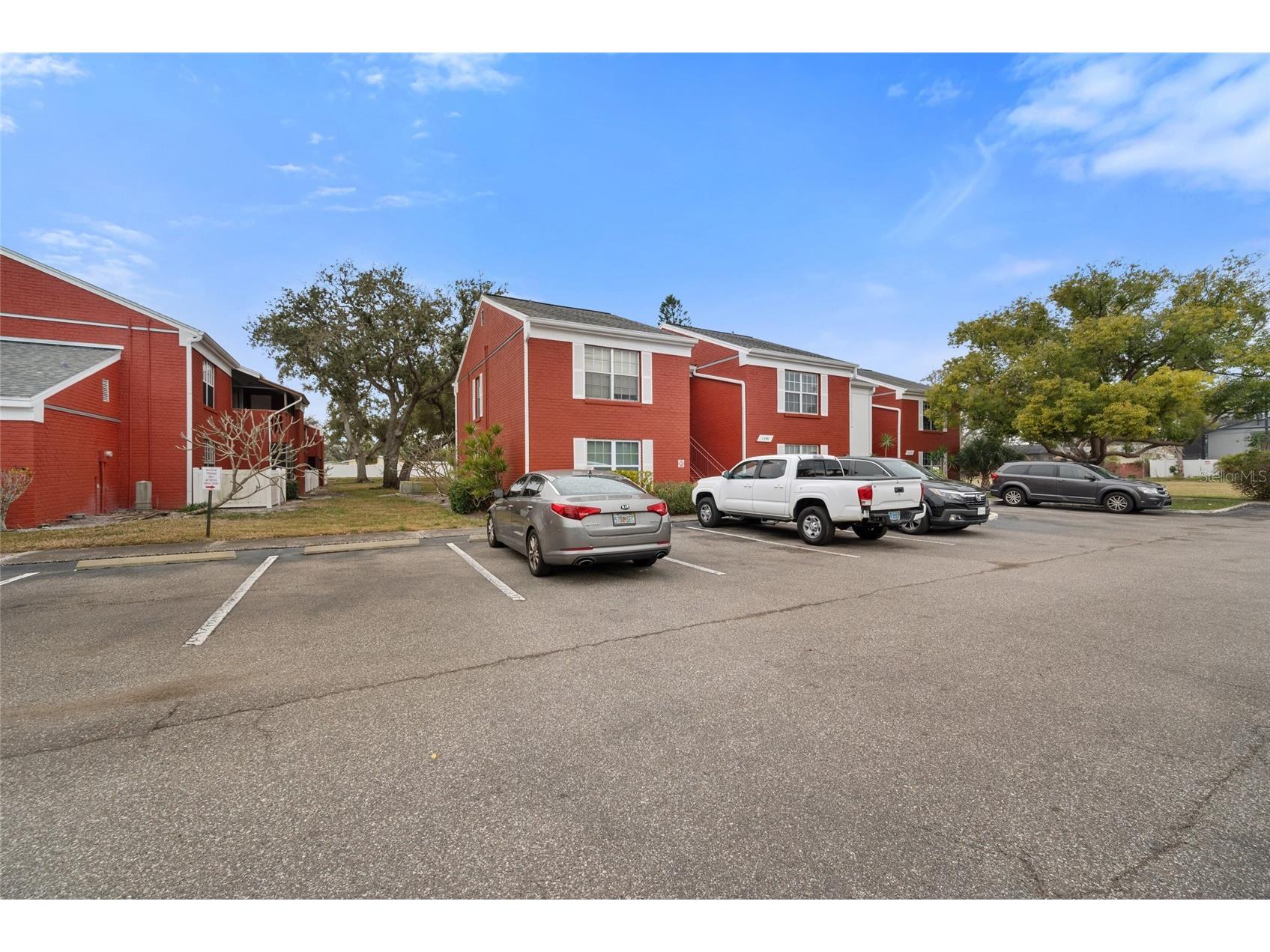 1290 83rd Avenue N #B Saint Petersburg FL 33702 TB8467977 image1