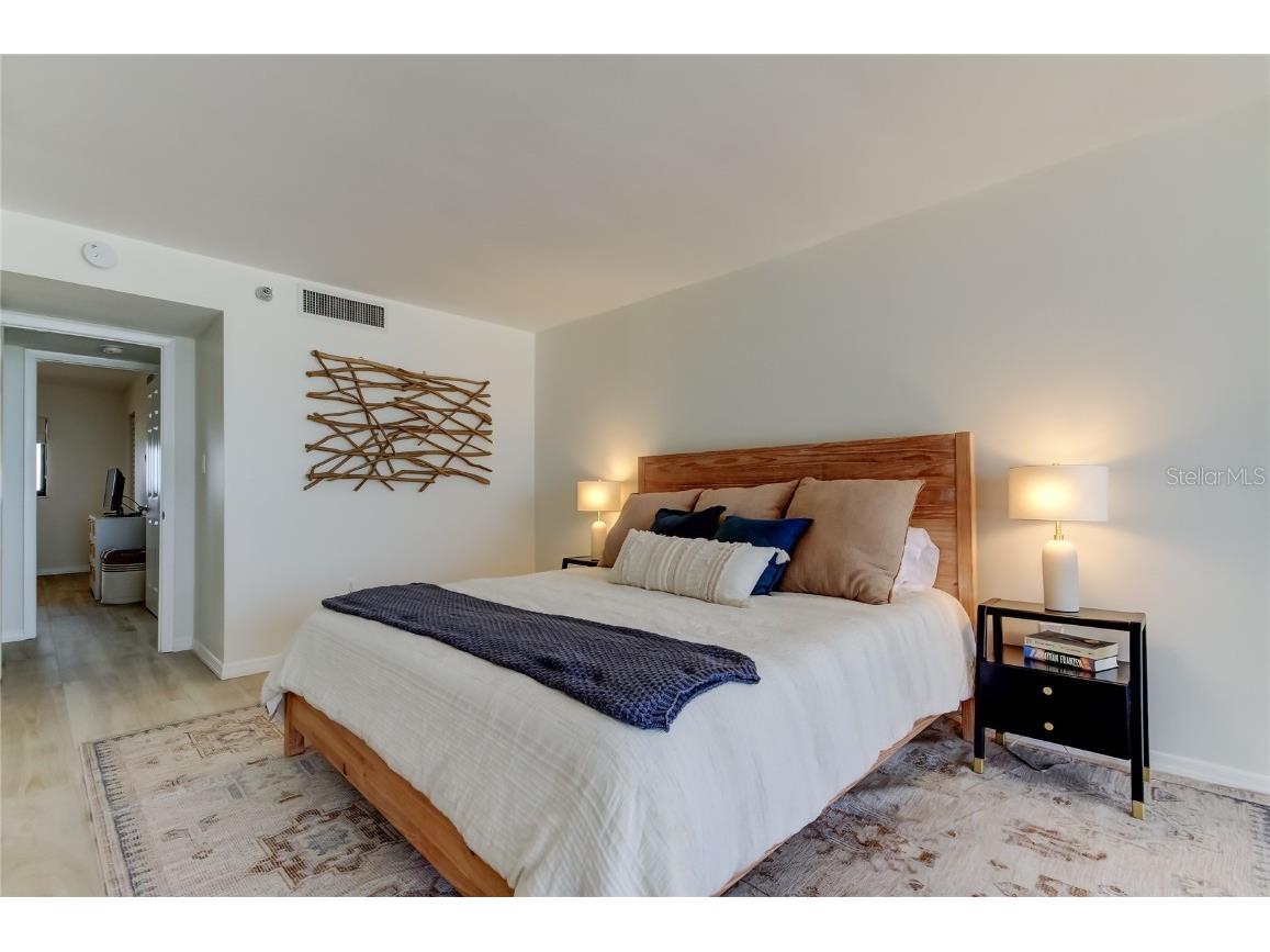 1290 Gulf Boulevard #1102 Clearwater Beach FL 33767 TB8369807 image25