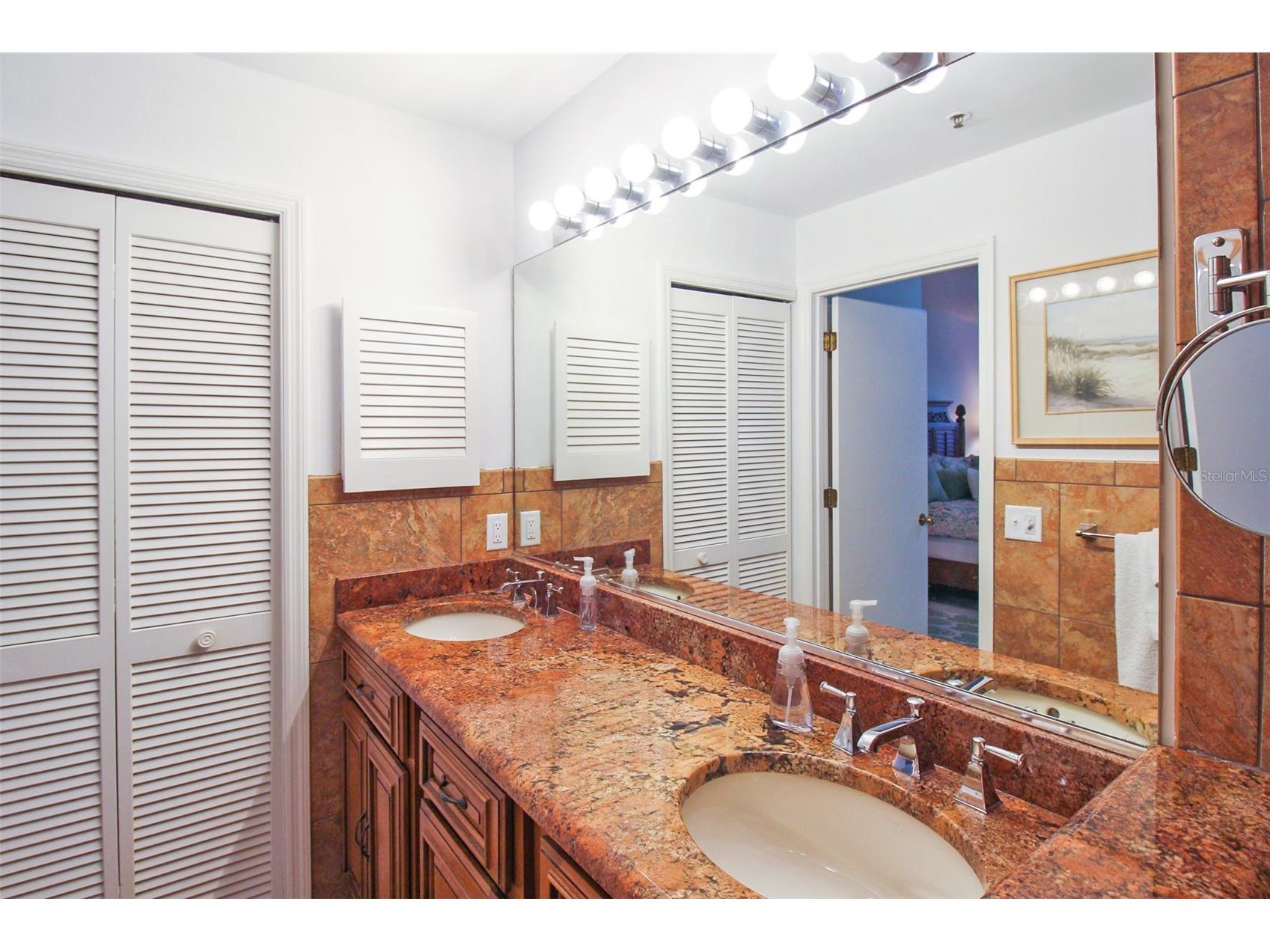 1291 Siesta Bayside Drive #1291A Sarasota FL 34242 A4680368 image32