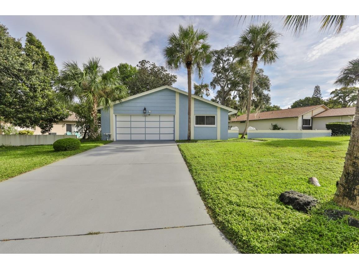 12912 Club Drive Hudson FL 34667 T3400295 image1