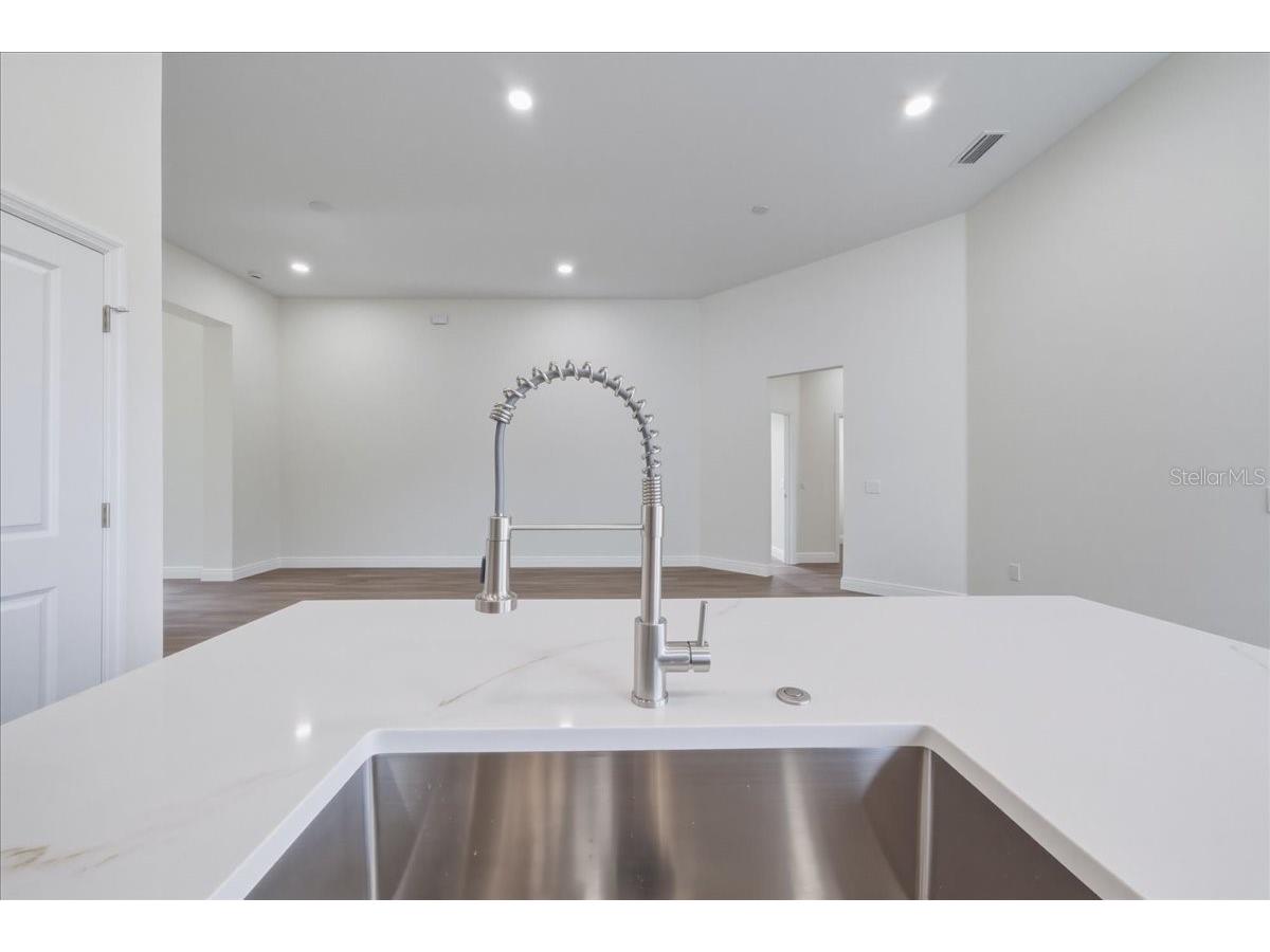 1296 Moselle Avenue Orlando FL 32807 O6393720 image12